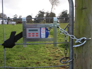 Battlatch gate adapter